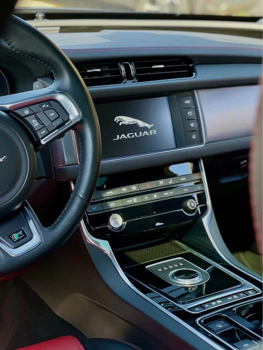2017 Jaguar X260 XF - Image 4 of 7