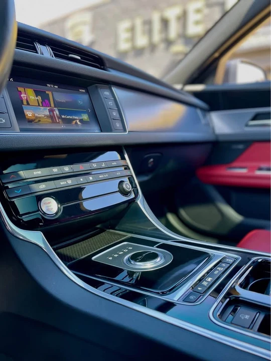 2017 Jaguar X260 XF - Image 5 of 7