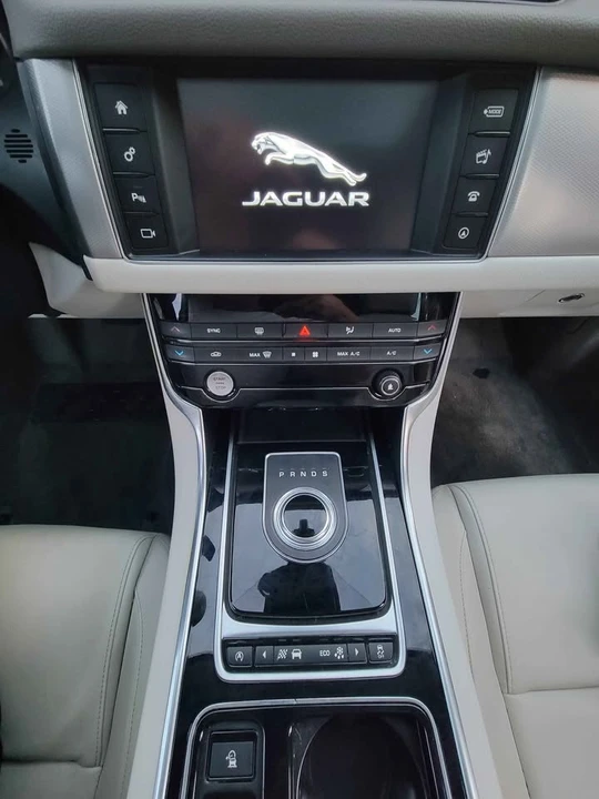 2017 Jaguar X260 XF - Image 16 of 20