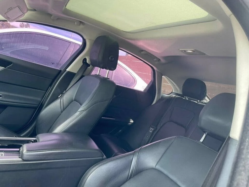 2017 Jaguar X260 XF - Image 7 of 17