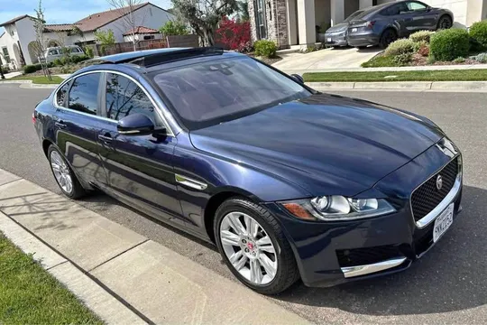 2017 Jaguar XF 35t Sedan