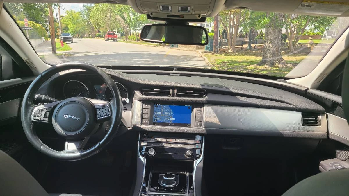 2017 Jaguar XF - Image 13 of 20
