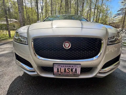 2017 Jaguar XF Luxury Sedan 4D