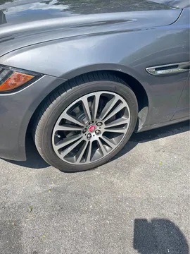 2017 Jaguar XF Sedan