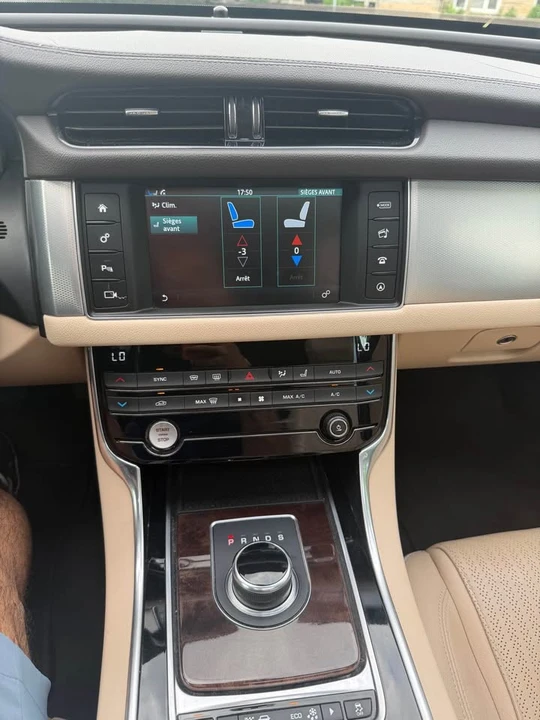2017 Jaguar X260 XF - Image 10 of 15