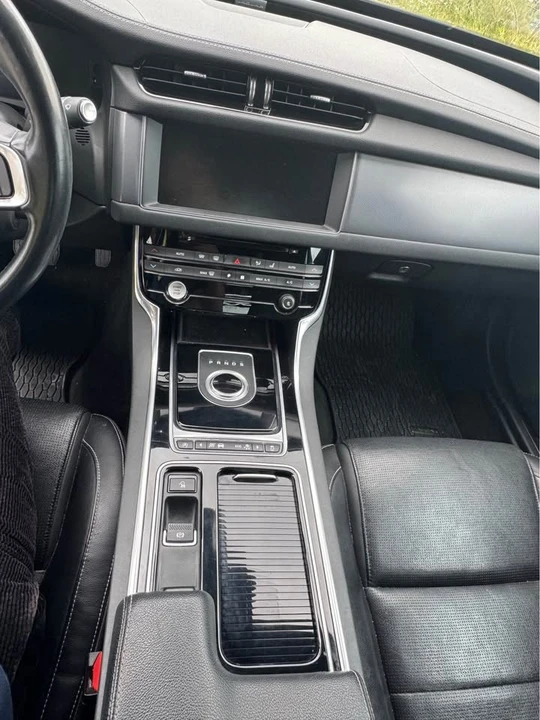 2017 Jaguar X260 XF - Image 14 of 19