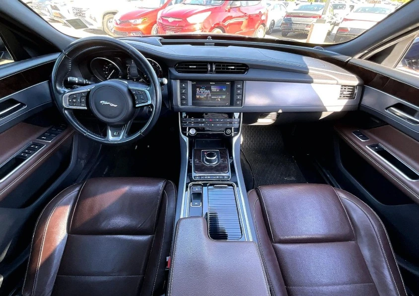 2017 Jaguar X260 XF - Image 4 of 5