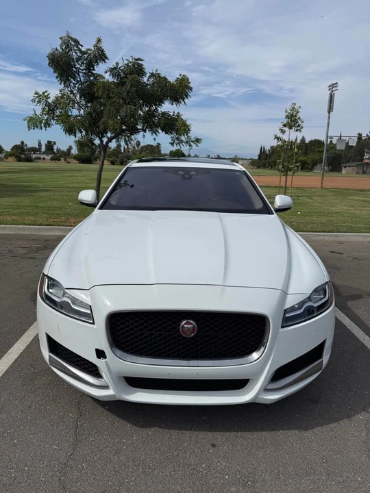 2017 Jaguar X260 XF - Image 2 of 10