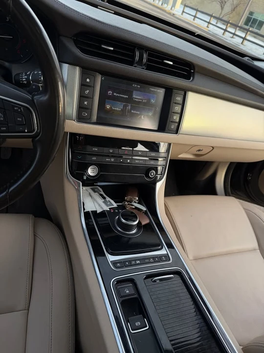 2017 Jaguar X260 XF - Image 6 of 11