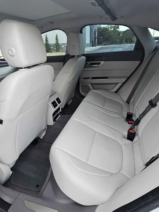 2017 Jaguar X260 XF - Image 6 of 9
