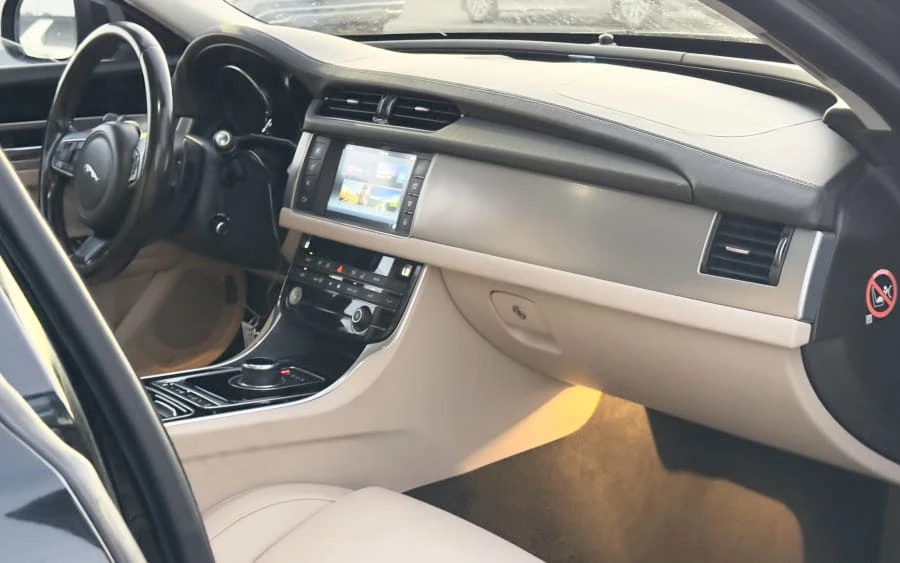 2017 Jaguar X260 XF - Image 16 of 25