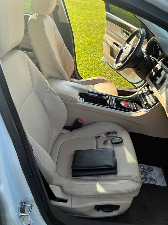 2017 Jaguar X260 XF - Image 10 of 24