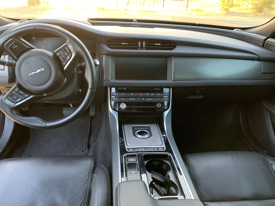2017 Jaguar X260 XF - Image 25 of 31