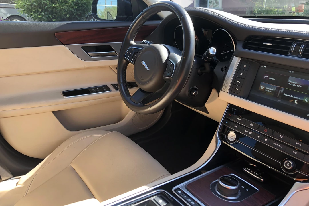 2017 Jaguar X260 XF - Image 24 of 31