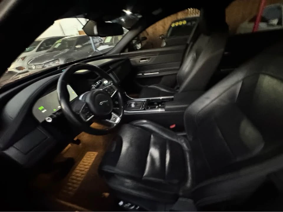 2017 Jaguar X260 XF - Image 7 of 9