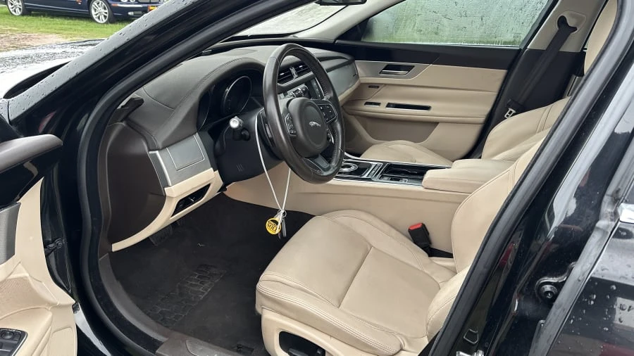 2017 Jaguar X260 XF - Image 3 of 4