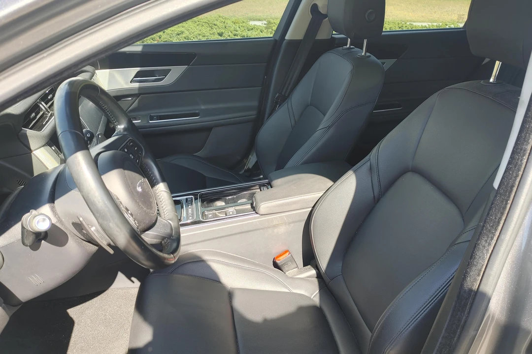 2017 Jaguar X260 XF - Image 26 of 31