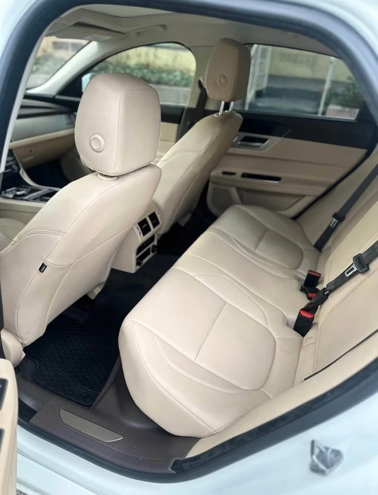2017 Jaguar X260 XF - Image 5 of 8