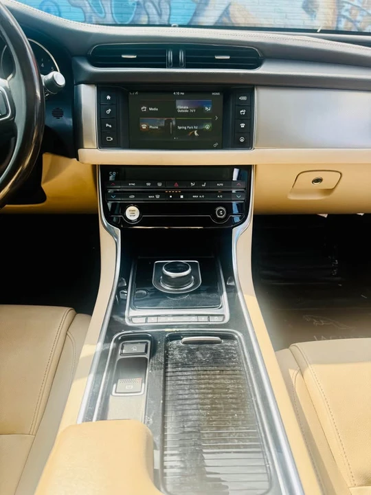 2017 Jaguar X260 XF - Image 7 of 9