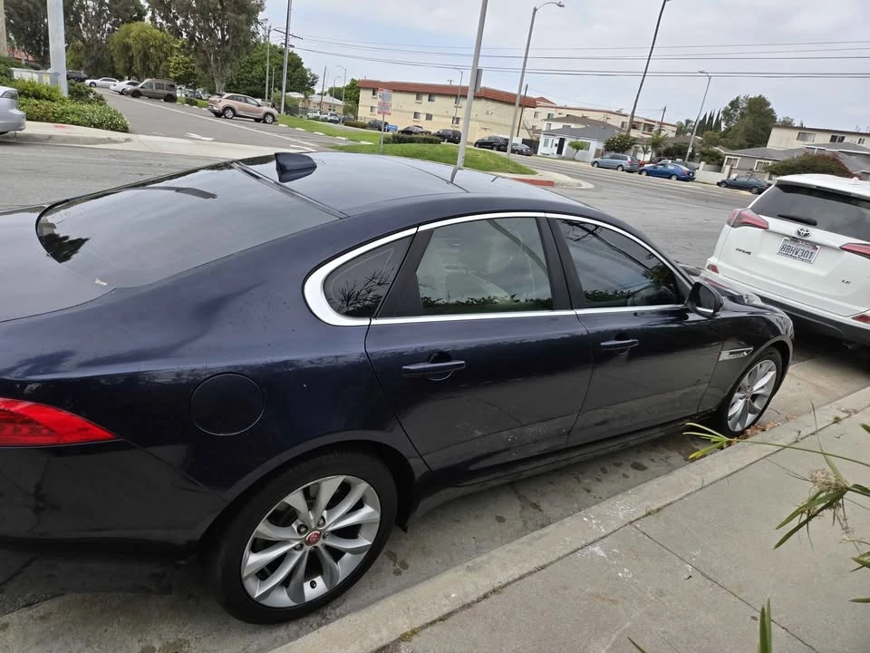 2017 Jaguar X260 XF - Image 8 of 18