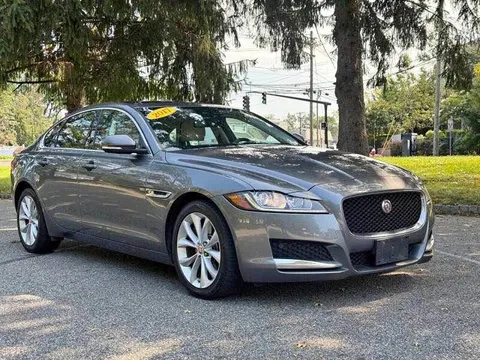 2017 Jaguar XF XF 20d Premium Sedan 4D