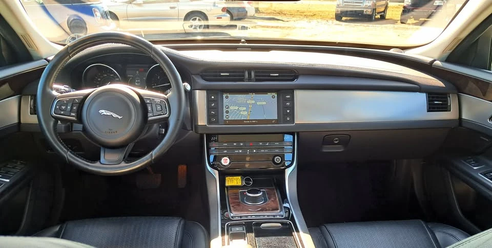 2017 Jaguar X260 XF - Image 10 of 16