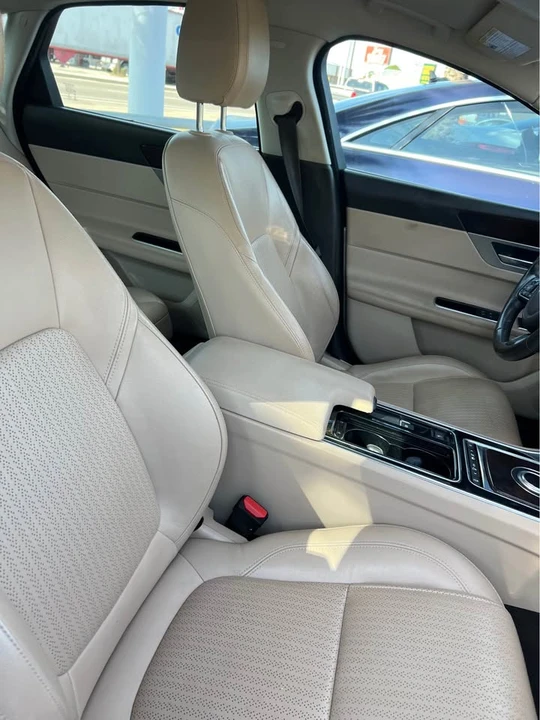 2017 Jaguar X260 XF - Image 8 of 10
