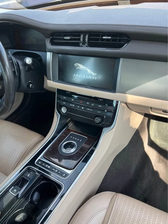 2017 Jaguar X260 XF - Image 9 of 10