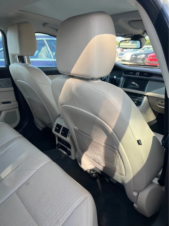 2017 Jaguar X260 XF - Image 4 of 10