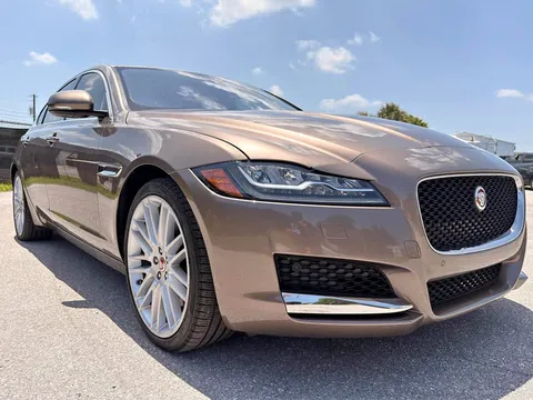 2017 Jaguar XF XF 25t Prestige Sedan 4D