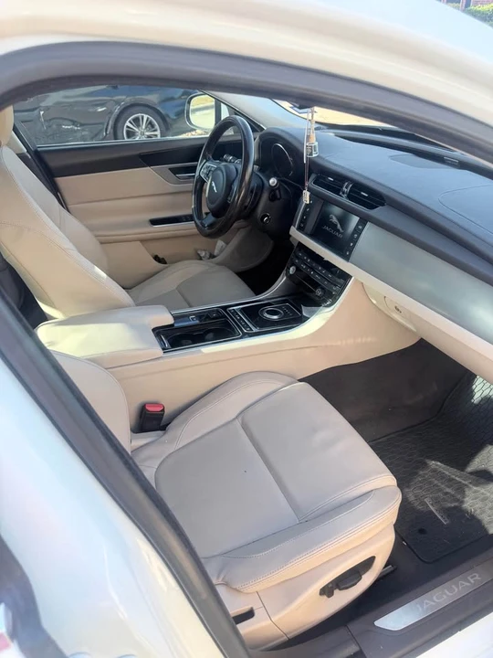 2017 Jaguar X260 XF - Image 4 of 13
