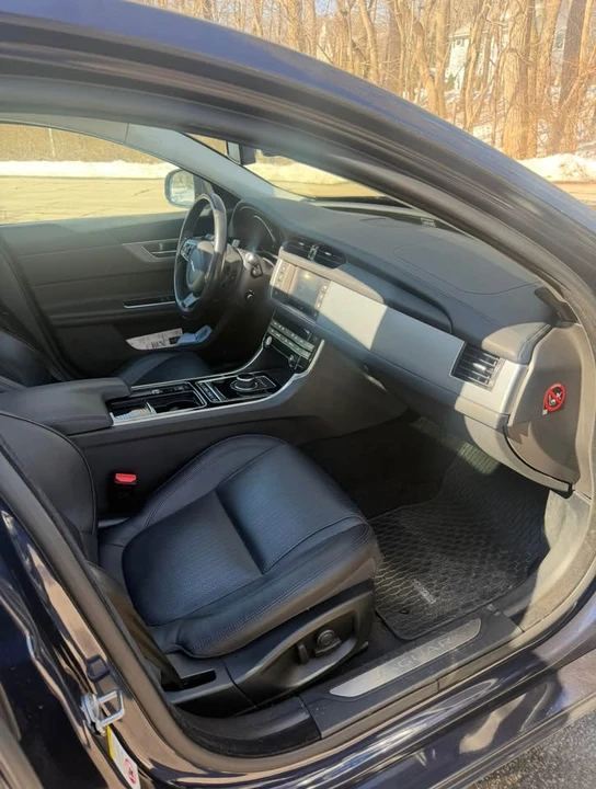 2017 Jaguar X260 XF - Image 10 of 12