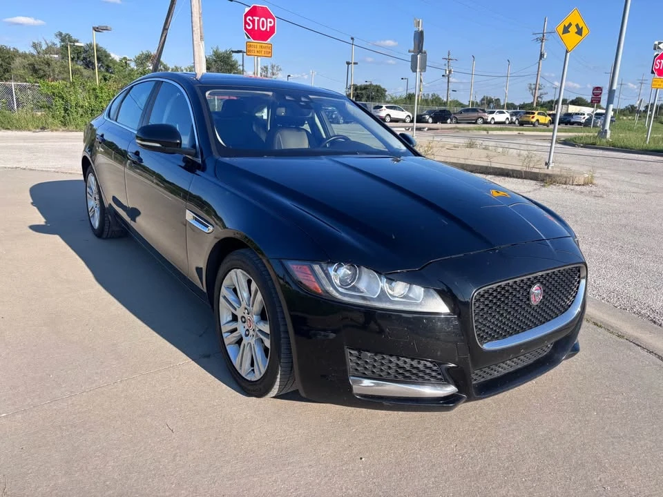 2017 Jaguar X260 XF - Image 2 of 10