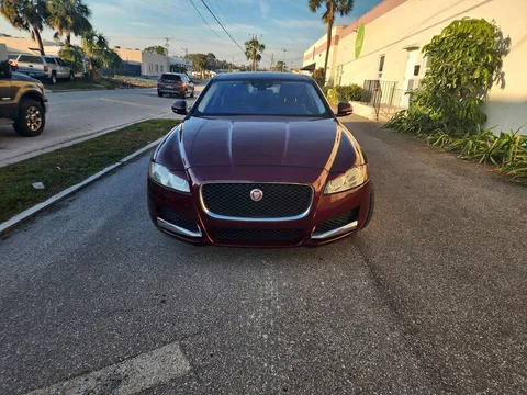 2017 Jaguar XF XF 35t Premium Sedan 4D