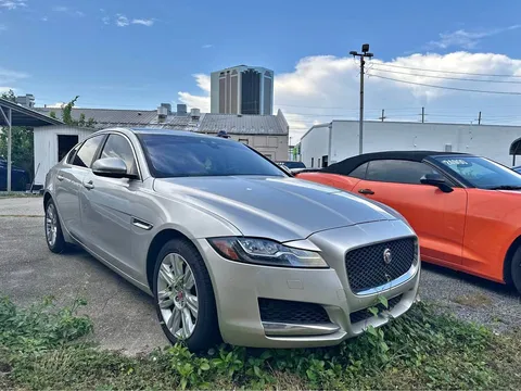 2017 Jaguar XF XF 35t Premium Sedan 4D