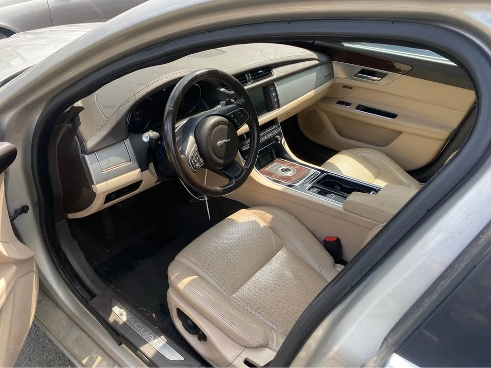 2017 Jaguar X260 XF - Image 7 of 9