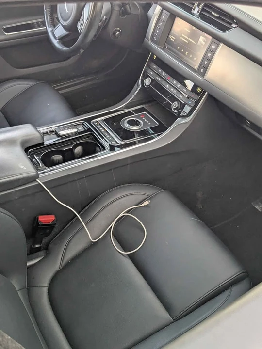 2017 Jaguar X260 XF - Image 3 of 7