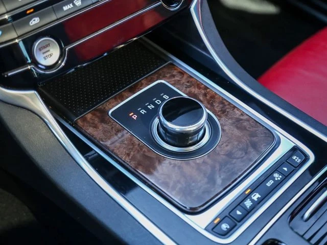 2017 Jaguar X260 XF - Image 29 of 31