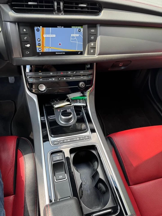 2017 Jaguar X260 XF - Image 11 of 18