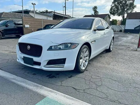 2017 Jaguar XF XF 35t Sedan 4D