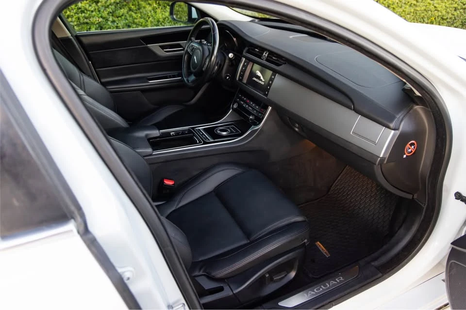 2017 Jaguar X260 XF - Image 11 of 19