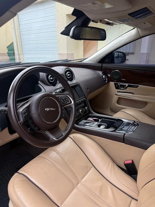 2017 Jaguar X351 XJ - Image 9 of 13