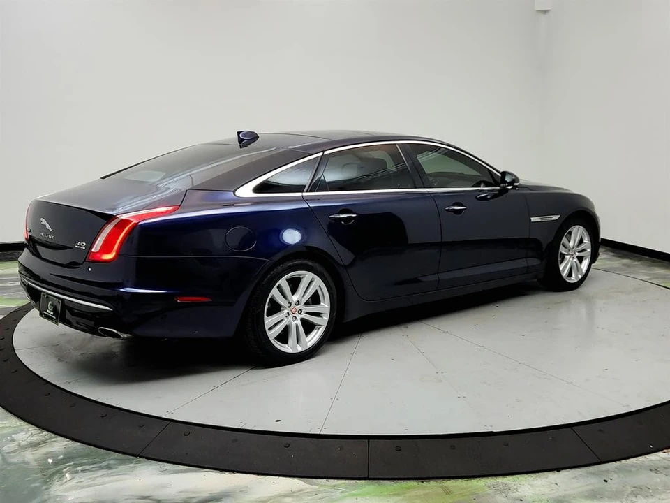 2017 Jaguar X351 XJ - Image 5 of 12