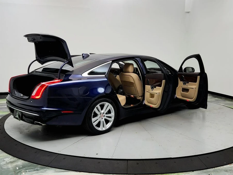 2017 Jaguar X351 XJ - Image 11 of 12