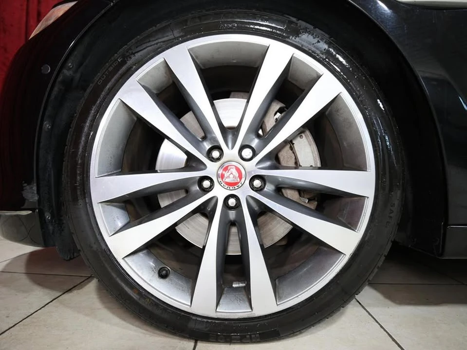 2017 Jaguar X351 XJ - Image 6 of 19