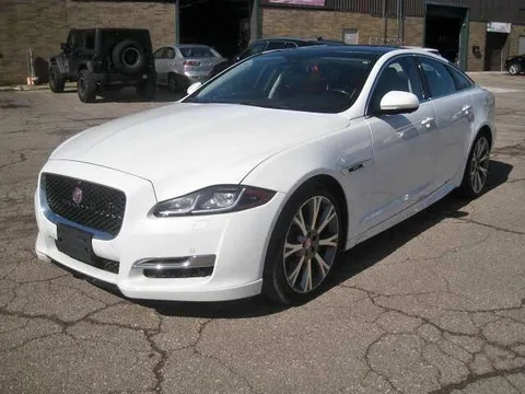 2017 Jaguar XJ R-Sport
