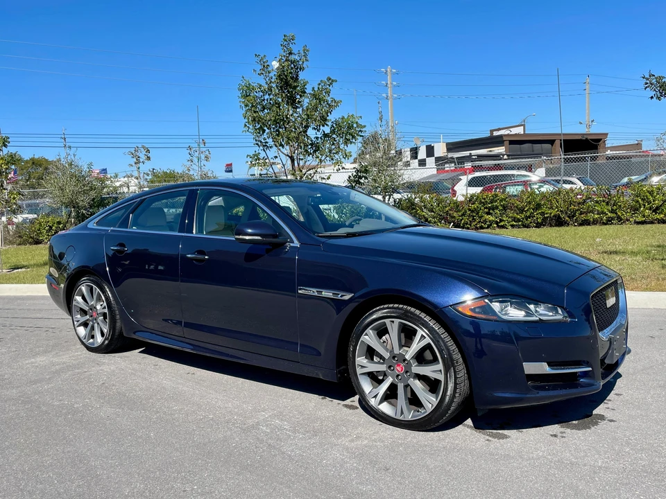 2017 Jaguar X351 XJ - Image 14 of 31