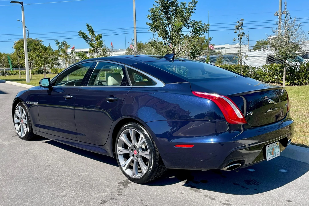 2017 Jaguar X351 XJ - Image 4 of 31