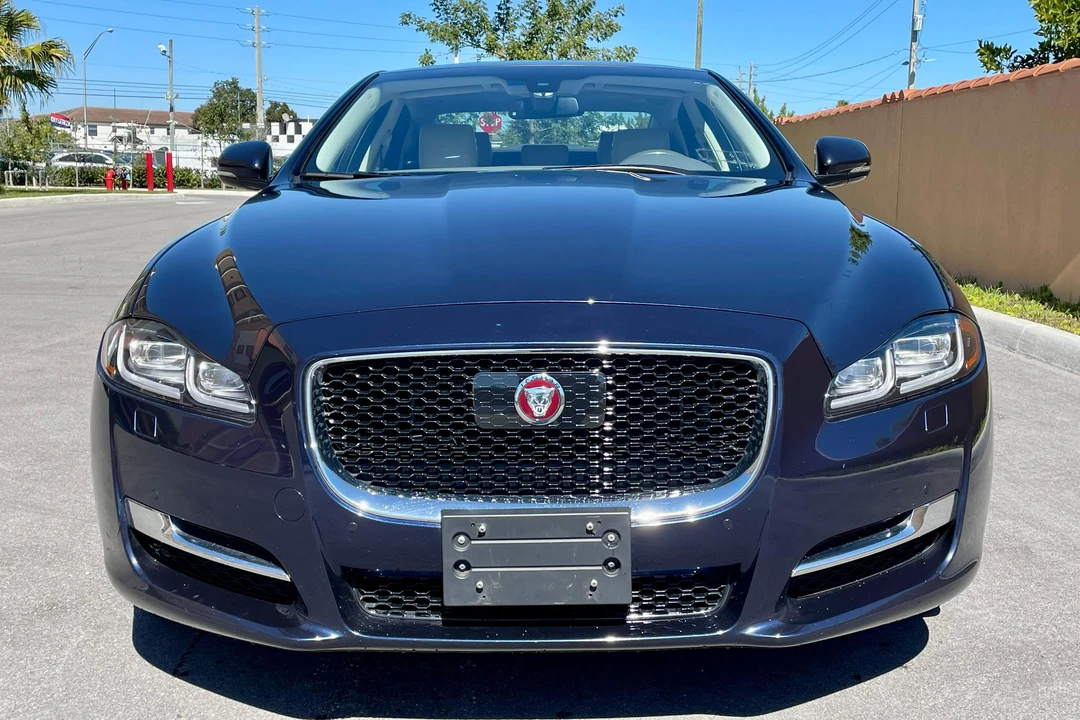 2017 Jaguar X351 XJ - Image 2 of 31
