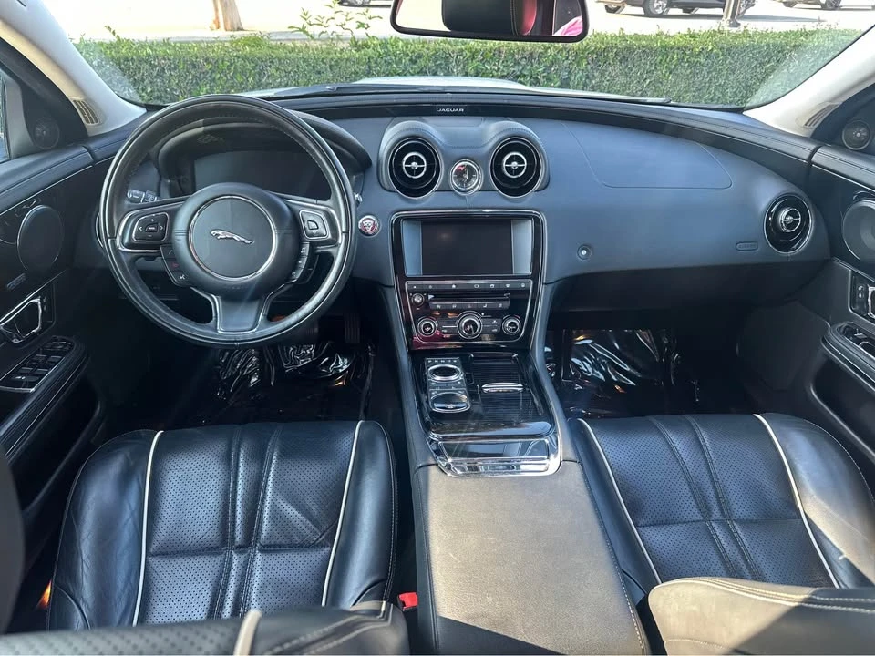 2017 Jaguar X351 XJ - Image 8 of 15